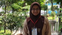 Salah satu siswa baru SMAN 70 Jakarta, Jehan Alika Lathifa yang berasal dari MTSN 32 Jakarta menjelaskan sekolah tersebut adalah impiannya. Selama masa MPLS, Kurikulum Merdeka belajar sangat menarik perhatiannya karena memberikan kesempatan bagi Jehan untuk berkembang. Foto: Devita Savitri/detikEdu