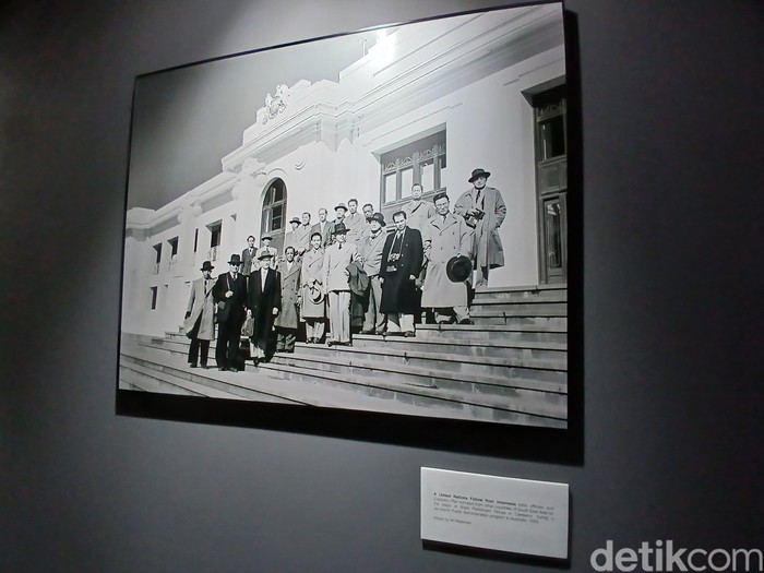 Pameran Foto Potret Alumni 70 Tahun Beasiswa Australia Pameran Foto Potret Alumni 70 Tahun Beasiswa Australia