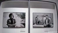 Pameran foto digelar di Galeri Seni Emiria Soenassa komplek Taman Ismail Marzuki (TIM), Jl Cikini Raya, Jakarta, Rabu (12/7/2023). Beberapa alumni itu adalah ilmuwan biologi molekuler Indonesia Prof Herawati Sudoyo dan Wakil Gubernur Jatim Emil Dardak. Foto: (Nograhany WK/detikcom)