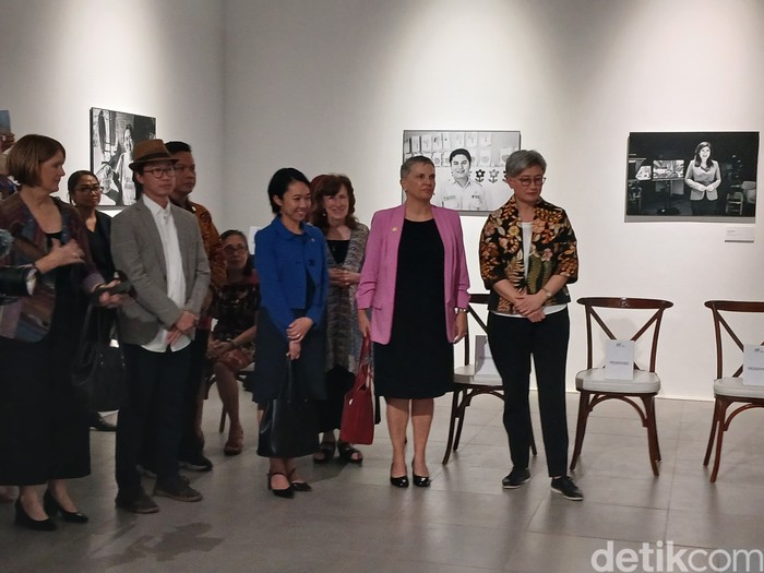 Pameran Foto Potret Alumni 70 Tahun Beasiswa Australia Pameran Foto Potret Alumni 70 Tahun Beasiswa Australia