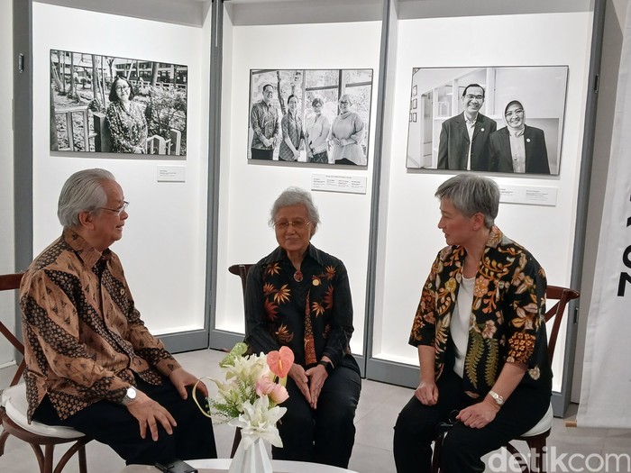Pameran Foto Potret Alumni 70 Tahun Beasiswa Australia Pameran Foto Potret Alumni 70 Tahun Beasiswa Australia