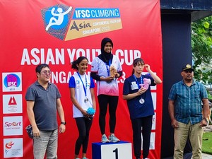 Hebat! Pelajar Probolinggo Sabet Emas Panjat Tebing Asian Youth Cup Singapura