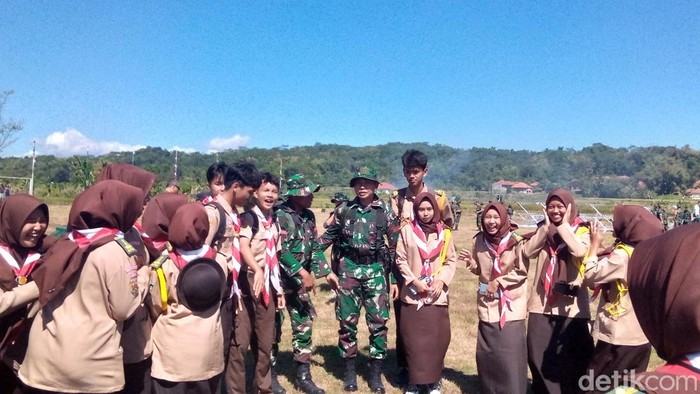 Pembukaan program TMMD ke-117 oleh Kodim 0615/Kuningan disambut baik masyarakat di Desa Sukaraja