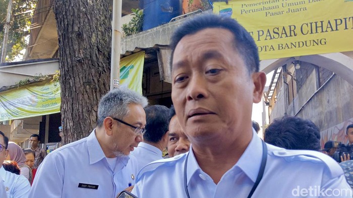 Plh Wali Kota Bandung Ema Sumarna