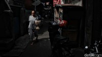 Selain itu, pada Selasa (6/6/2023) kebakaran melanda permukiman di Jalan Jembatan Besi diduga karena ledakan gardu PLN. Kebakaran juga terjadi di Jalan Profesor Doktor Latumenten, yang diduga disebabkan pemakaian listrik berlebihan, Sabtu (20/5/2023).  