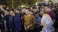 Pasar Kreatif tersebut merupakan fasilitas untuk mendukung UMKM serta pelaku usaha kreatif lainnya di Jawa Barat. 