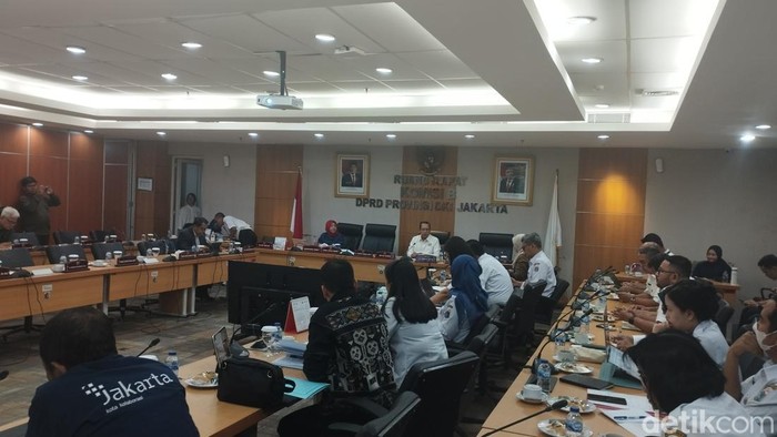 Rapat bersama di Ruang Rapat Komisi B DPRD DKI. (Brigitta/detikcom)