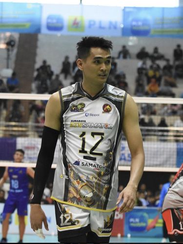 Rivan Nurmulki, atlet voli Indonesia kelahiran Merangin, Jambi.