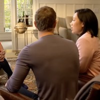 Pada 2021, Mark dikabarkan membeli beberapa rumah di sekitar rumahnya sehingga nilainya mencapai US$ 37 juta. Ia berencana memperluas rumah utamanya dengan menghancurkan properti yang baru dibelinya. Namun, rencana tersebut memicu protes dari tetangga karena khawatir mengganggu ketenangan. (Foto: YouTube/CBS)