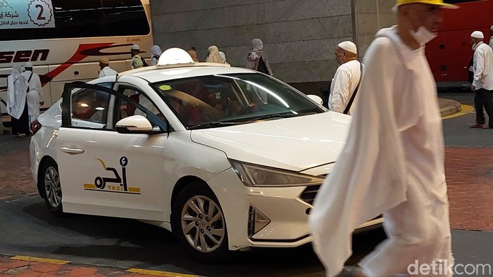 Taksi di Arab Saudi dekat Masjidil Haram