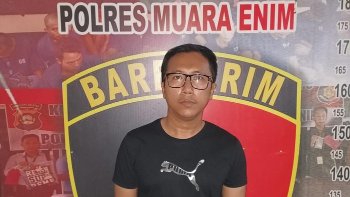 Tampang pelatih paskirba yang paksa siswa SMK sodomi dirinya di Sumsel. (Foto: Istimewa)