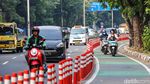 Tidak Hanya Motor, Mobil Juga Serobot Jalur Sepeda
