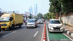 Tidak Hanya Motor, Mobil Juga Serobot Jalur Sepeda