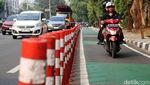 Tidak Hanya Motor, Mobil Juga Serobot Jalur Sepeda