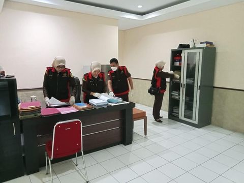 Tim penyidik Kejaksaan Tinggi (Kejati) DIY menggeledah Kantor Dinas Pertanahan dan Tata Ruang (Dispertaru) DIY, Rabu (12/7/2023).