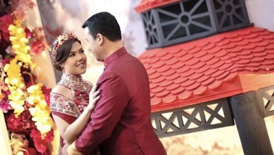 Potret Tina Toon Lamaran, Ini Sosok Kekasihnya