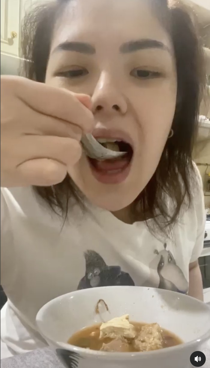 Tina Toon Lamaran, Ada Kue Cheongsam dan Sirup Merah dalam Acara Sangjit Tina Toon Lamaran, Ada Kue Cheongsam dan Sirup Merah dalam Acara Sangjit