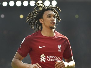 Gaya Rambut Baru Trent Sambut Musim yang Baru