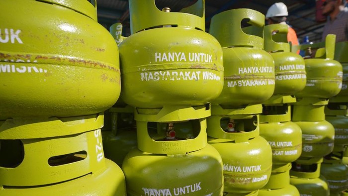 Tumpukan tabung gas elpiji 3 kg.