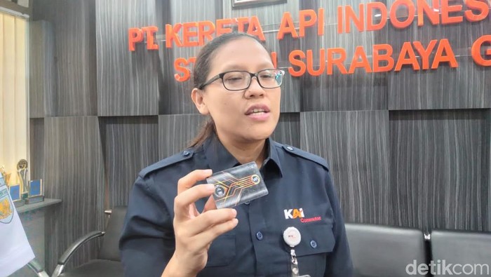VP Corporate Secretary KAI Daop 8 Anne Purba