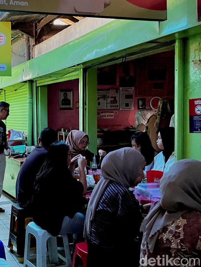 Nostalgia 10 Kuliner Legendaris Bandung, Ada yang Sejak 1929!