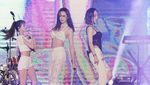 Momen Sebelum Celana Amber An Robek di Atas Panggung
