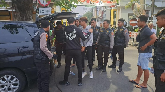 Anggota gangster yang hendak tawuran di Surabaya diamankan
