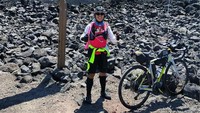 Pesepeda Indonesia Dzaki Wardana sukses menaklukkan lomba balap sepeda jarak jauh bergengsi (ultra distance cycling race) Trans AM Bike Race 2023 di Amerika Serikat (AS). Dzaki berhasil mencatatkan raihan membanggakan dengan finish di urutan kelima, di Yorktown, Virginia, pada Minggu 25 Juni 2023, pukul 03.00 dini hari waktu setempat.
