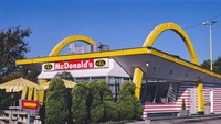 Ini merupakan gerai McDonald’s di Birmingham, Alabama, pada tahun 1980. Suasananya masih jadul dan belum semegah sekarang. Foto: Getty Images