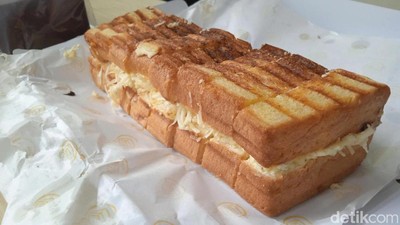 Manis Lembut Bolu Bakar khas Bandung yang Sedang Viral