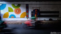 Kolong Semanggi dilukis mural guna mencegah vandalisme di lokasi.  