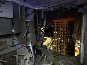 Drone Rusia Hantam Apartemen di Kyiv Ukraina