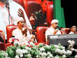 Fauzan Fuadi Selawatan Bareng Habib Anies dan Kader Fatayat Bojonegoro