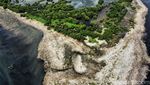 Foto Udara Pulau Sampah di Muara Angke