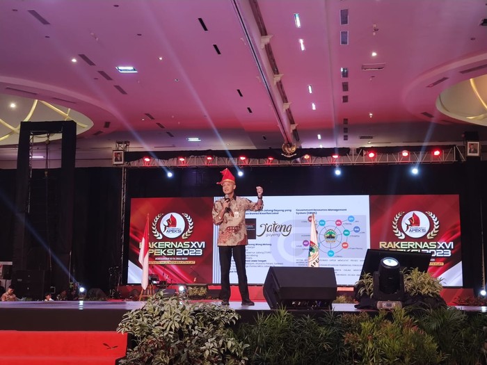 Ganjar Pranowo dalam pemaparannya di Rakernas XVI Apeksi di Makassar, Sulsel.