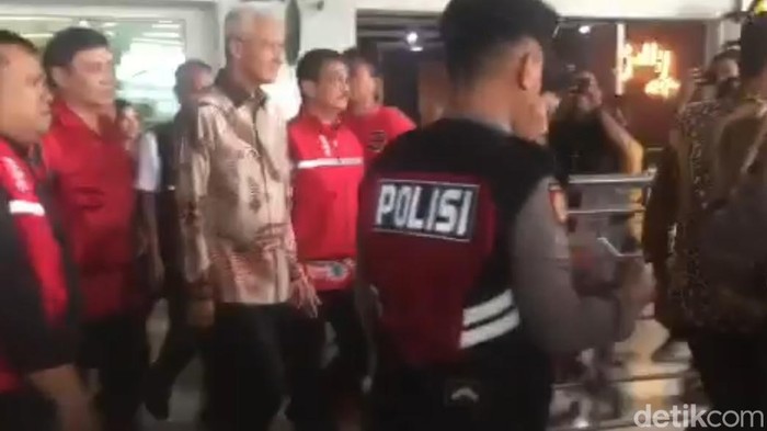 Ganjar Pranowo tiba di Makassar, Sulsel.