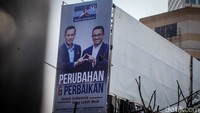 Baliho bergambar Anies dan AHY terpampang di kawasan Senayan, Jakarta Pusat, Kamis (13/7/2023). 