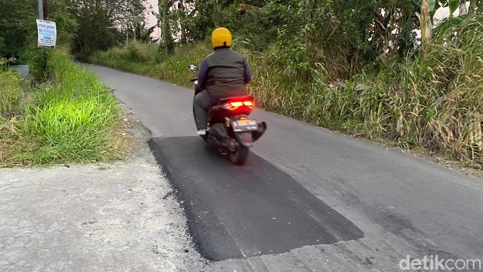 Jalan Cimincrang menuju Sapan kembali mulus.