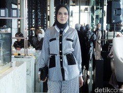 10 Foto Koleksi Busana Muslim ala Lady Boss dari Vanilla Hijab