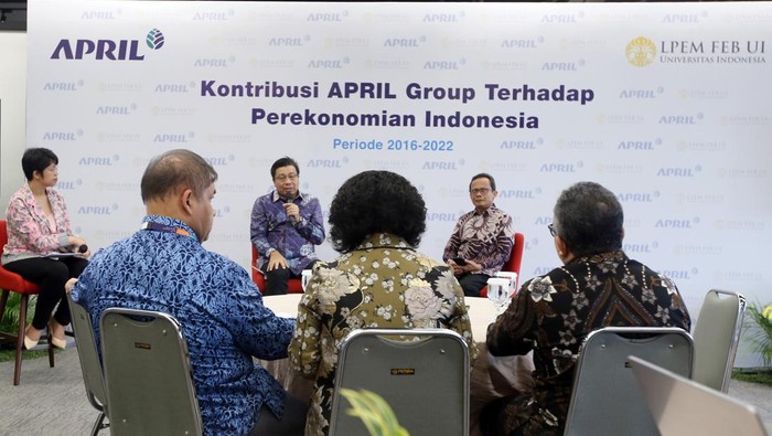 Lembaga Penyelidikan Ekonomi dan Masyarakat, Fakultas Ekonomi dan Bisnis, Universitas Indonesia (LPEM FEB UI) menyatakan Asia Pasific Resources International (APRIL) Group berkontribusi sebesar Rp 484,3 T untuk produk domestik bruto (PDB) Nasional.