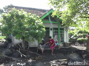 Sebagian Korban Banjir Lumpur Semeru Mulai Kembali ke Rumah