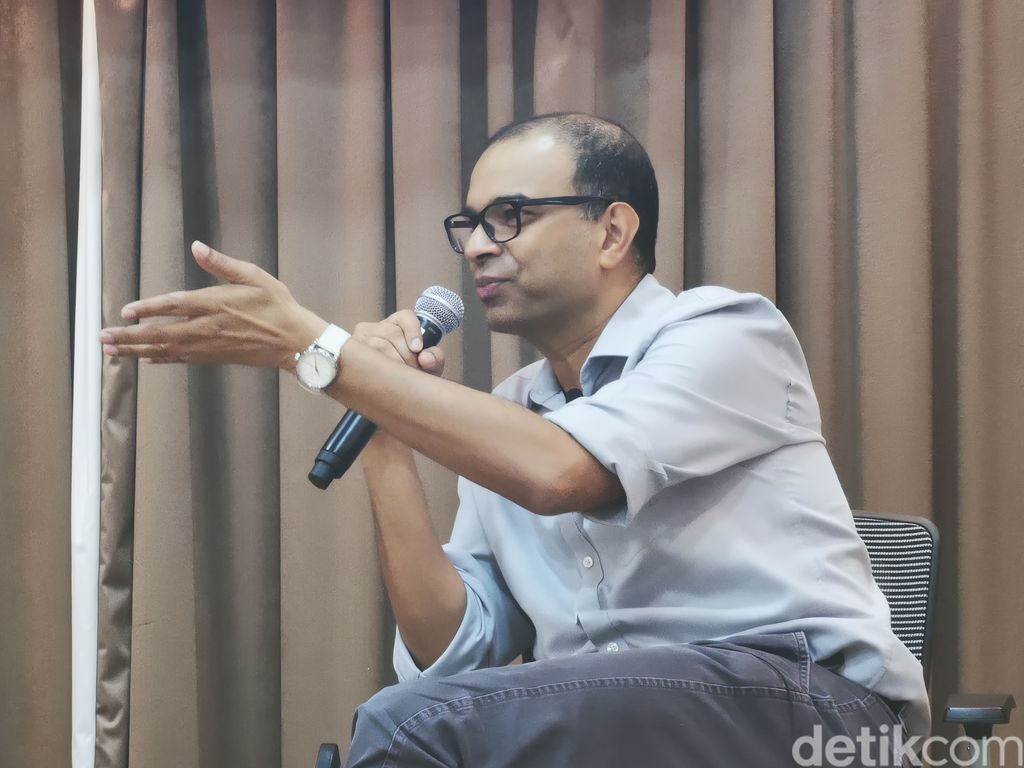 Menteri Senior Komunikasi dan Informasi Singapura, Janil Puthucheary