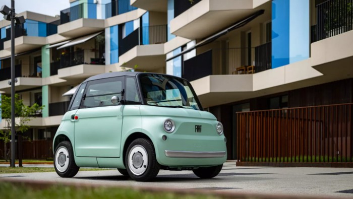 Mobil listrik Fiat Topolino EV.