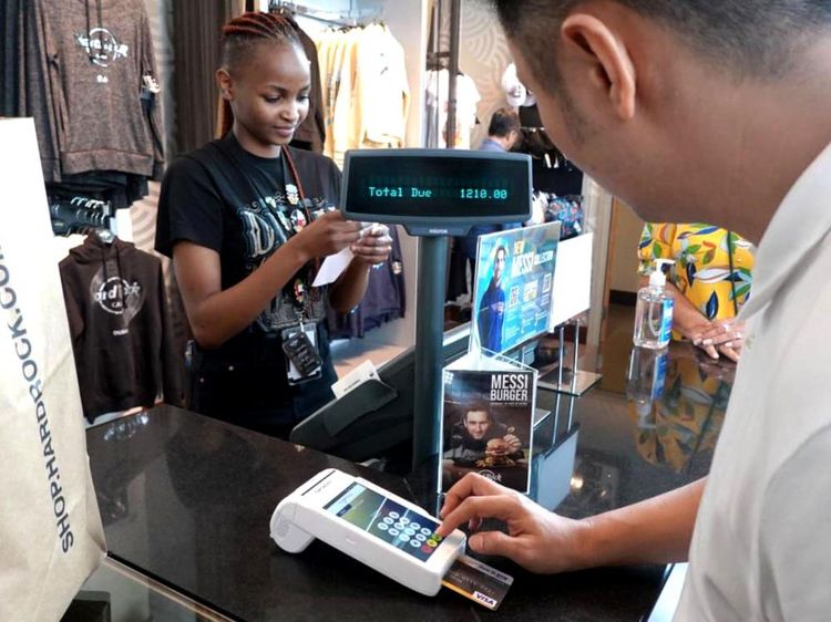 Mudahnya Transaksi di Luar Negeri