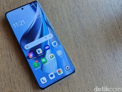 Menggenggam Oppo Reno10 5G yang Desainnya Makin Stylish
