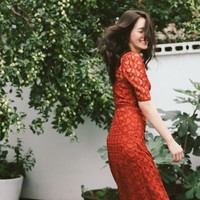 Bikin pangling. Park Gyu Young sempat merawat rambut panjang sebelum memotong pendek rambutnya demi sejumlah peran. Foto: dok. Instagram @lavieenblu