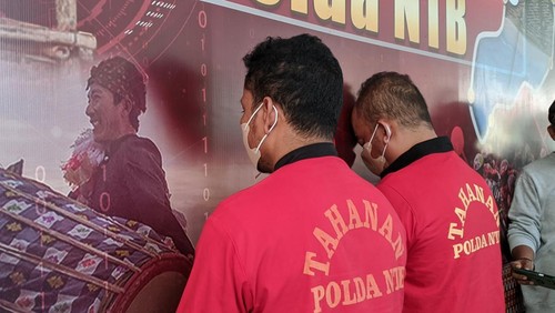 Dua pelaku pengoplos gas nonsubsidi 5,5 dan 12 kilogram dari LPG 3 kilogram di Lombok mengaku belajar dari YouTube.