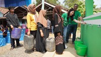 Selain peresmian sarana air bersih, Manulife Indonesia juga mengadakan kelas literasi keuangan untuk ibu rumah tangga dan anak-anak, edukasi perilaku hidup bersih dan sehat untuk anak-anak, serta pemeriksaan kesehatan gratis. Manulife Indonesia berkomitmen membangun bisnis untuk dunia yang lebih baik. Program “Semakin Hari Semakin Baik” ini sejalan dengan Impact Agenda Manulife yang bertujuan untuk memberdayakan kesehatan dan kesejahteraan serta mempercepat masa depan yang berkelanjutan bagi bumi kita. 