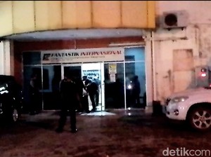 KPK Bawa Koper-Kardus Usai Geledah PT di Batam Terkait Andhi Pramono