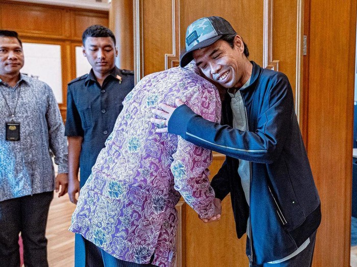 PM Anwar Ibrahim menyambut kedatangan Ustad Abdul Somad di Malaysia (dok. Instagram @anwaribrahin_my)